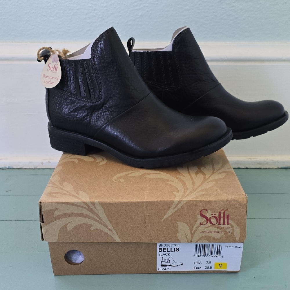 Sofft Black Leather Ankle Booties